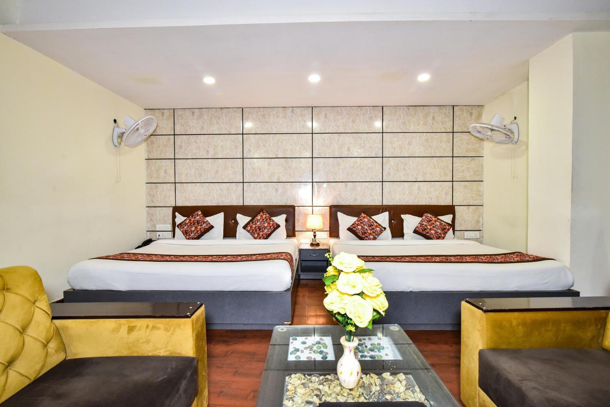 Pinaz Royale Hotel Amritsar Exterior foto