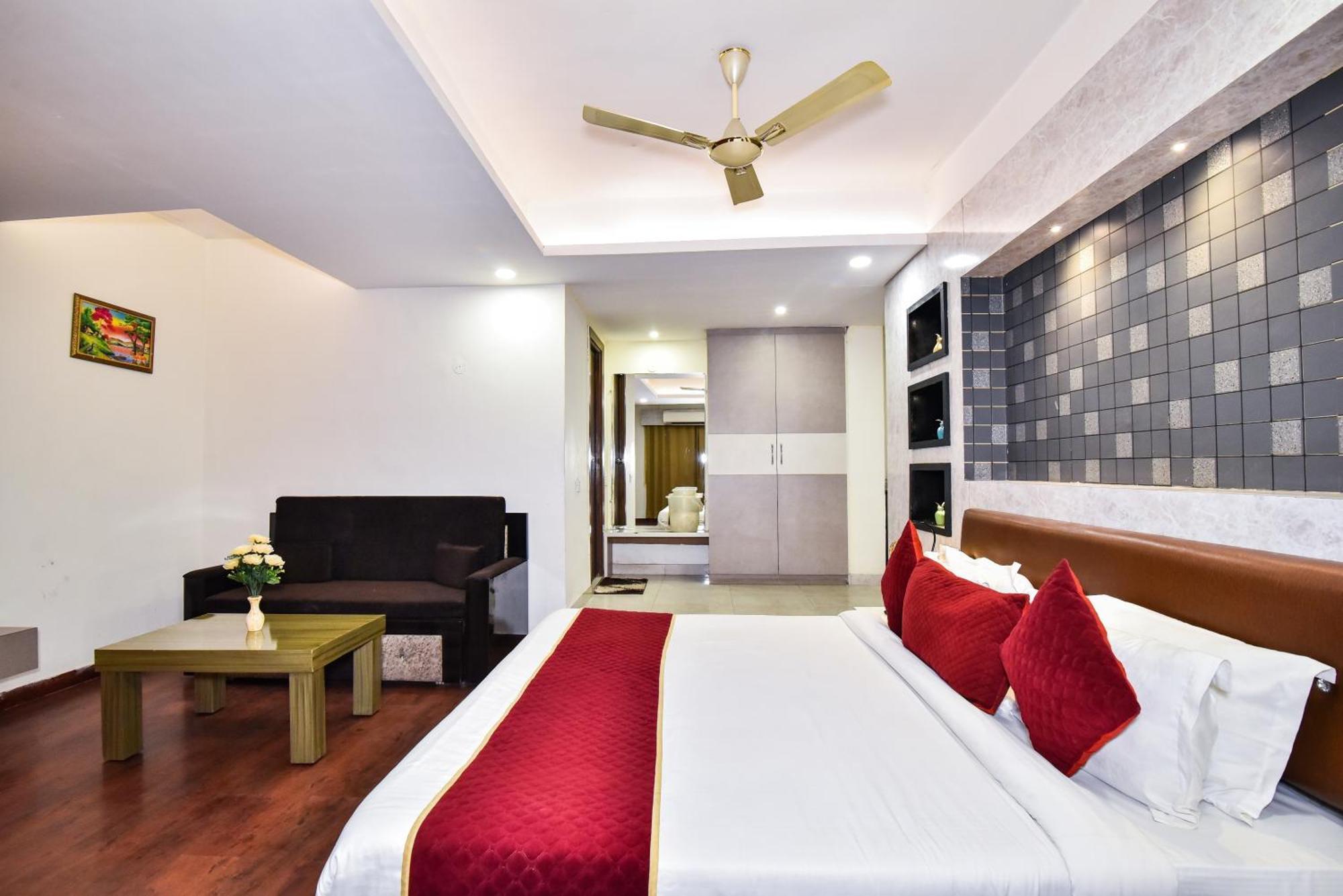 Pinaz Royale Hotel Amritsar Exterior foto
