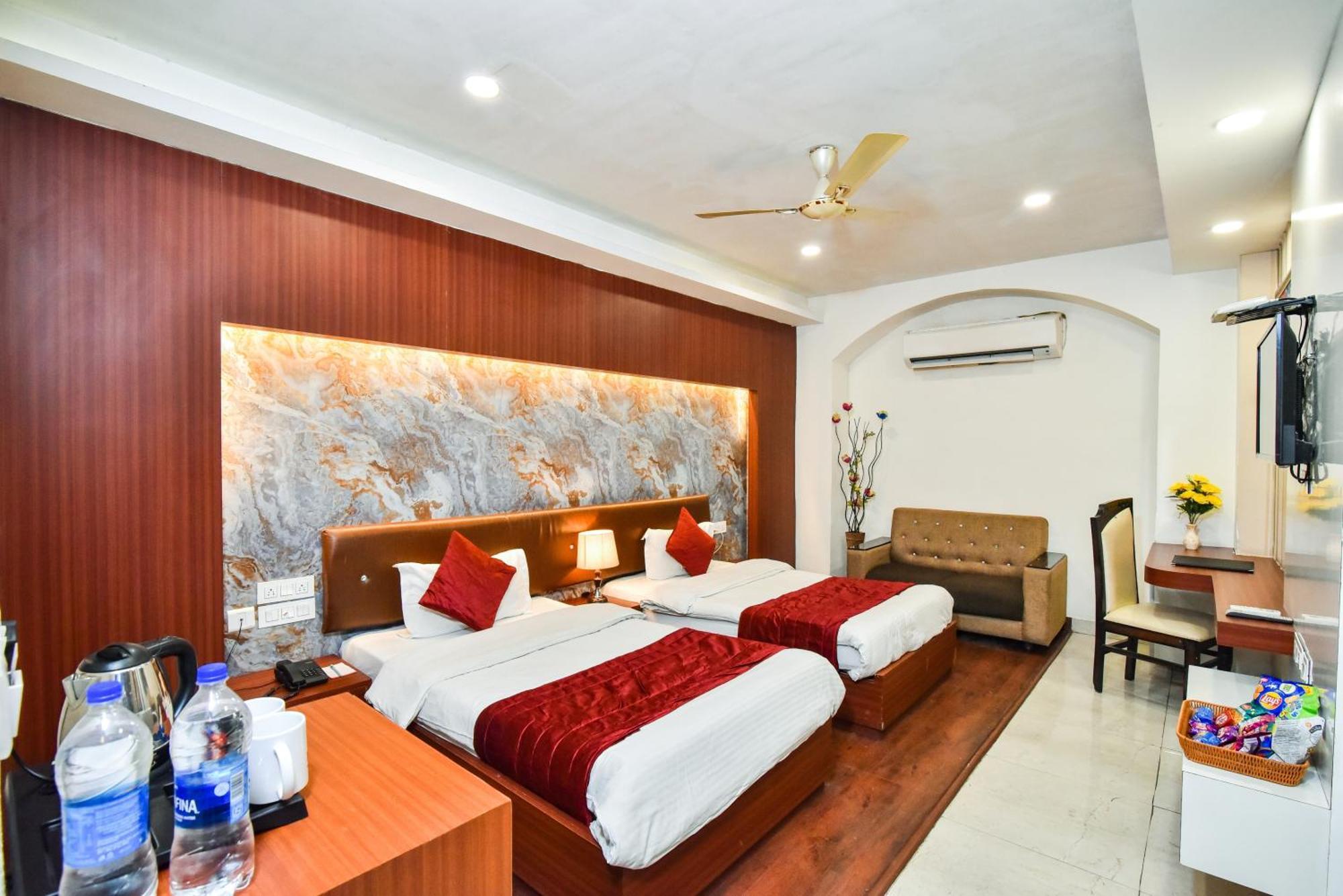 Pinaz Royale Hotel Amritsar Exterior foto