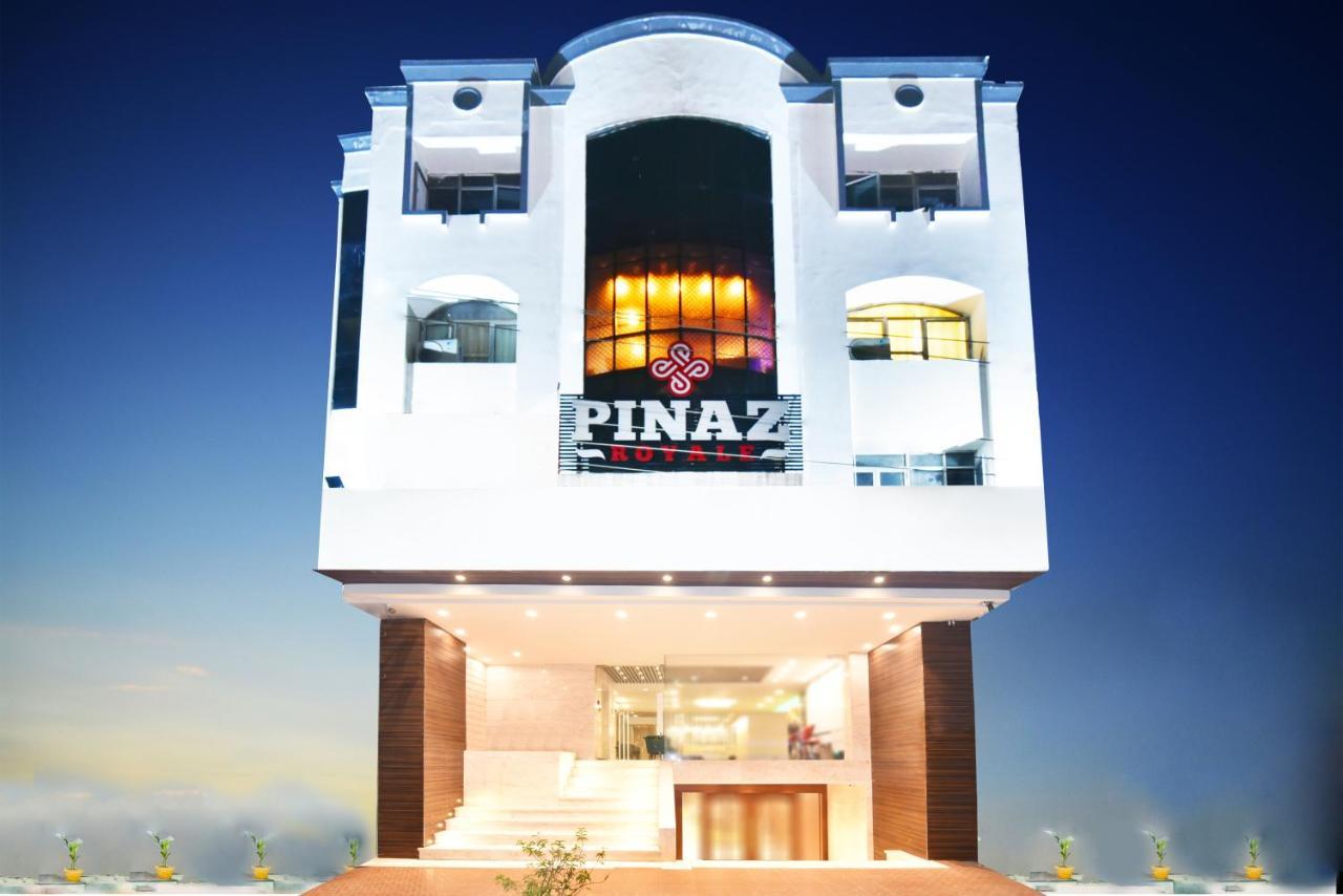 Pinaz Royale Hotel Amritsar Exterior foto